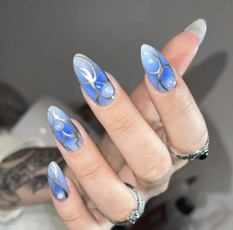 Silk high-shine manicure